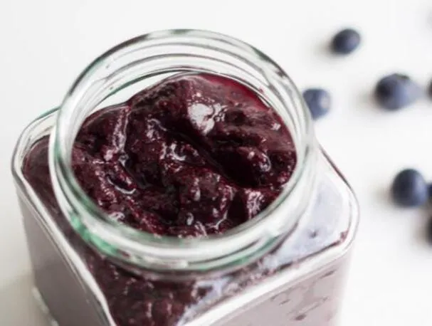 5minutová borůvková chia marmeláda