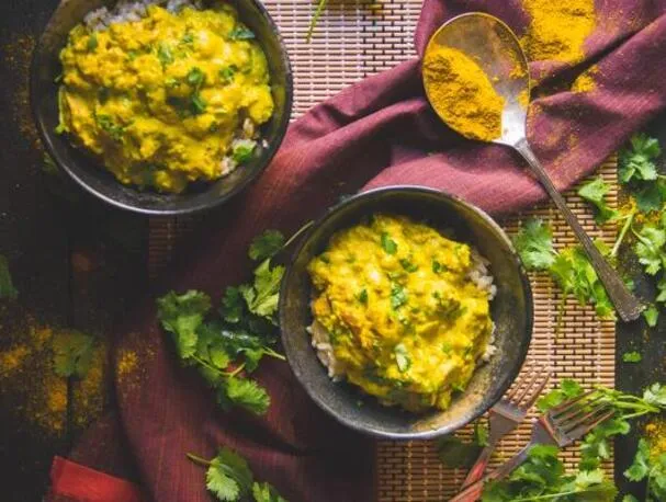 6 ingrediencí jehněčího a kari s kešu