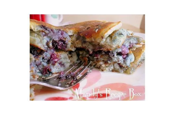 Borůvkové lívance s podmáslím