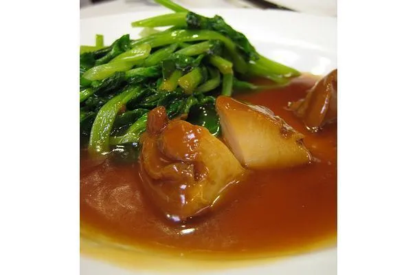 Abalone se šťávou z ústřic